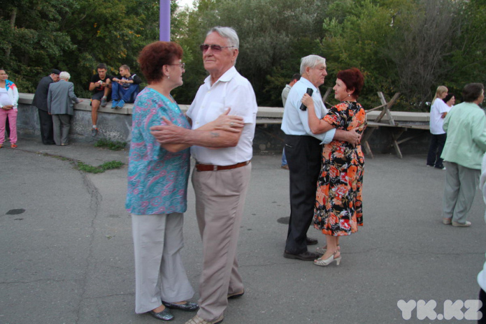 Нарушая законы